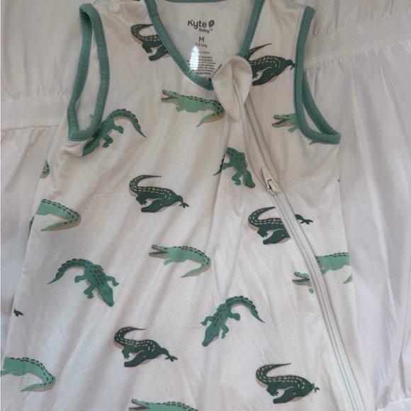 Kyte Baby Alligator Print Sleep Sack - Picture 2 of 2